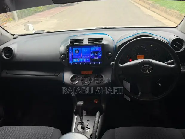 Toyota RAV4 2.5 2010 White - 1