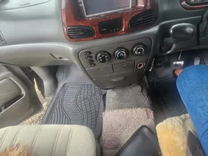 Toyota Noah 2001 - Nyeusi