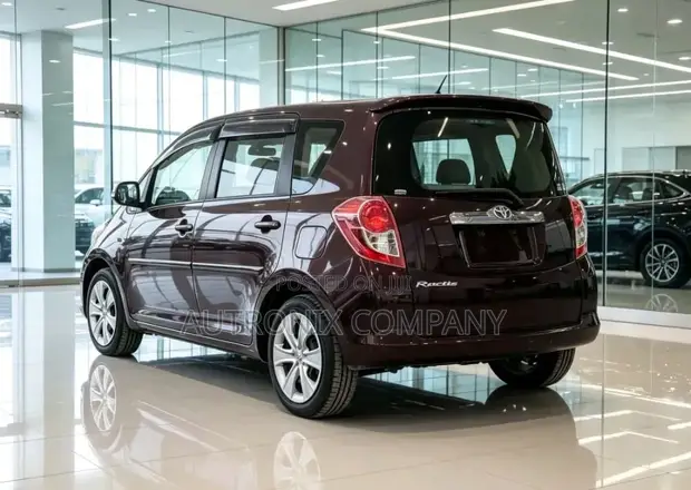 Toyota Ractis 2010 Maroon - 1