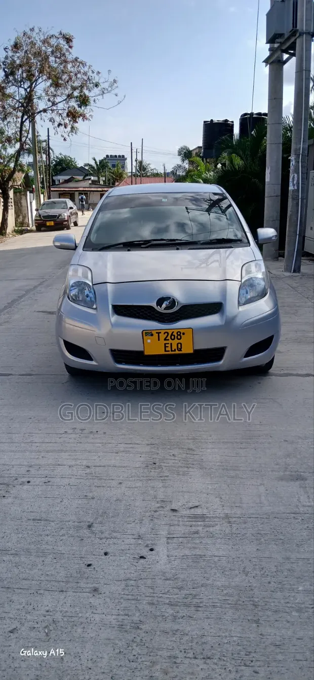 Toyota Vitz 2007 Purple - 1