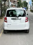 Toyota Ractis 2010 Pearl White - 3