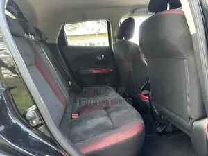 Nissan Juke 2011 Nyeusi