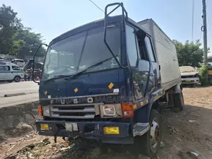 Mitsubishi Fuso Single Crane Truck 2004 Blue