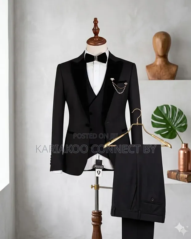Suti ya Kiume Nyeusi ya Kawaida ya Vipande 3 na Lapels za Velvet - 1