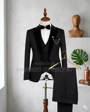 Suti ya Kiume Nyeusi ya Kawaida ya Vipande 3 na Lapels za Velvet