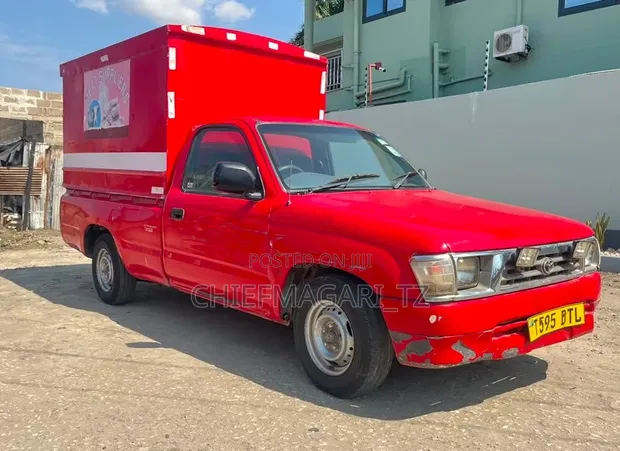 Toyota Hilux DTL 2002 - 1