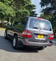 Toyota Land Cruiser HDJ100 2003 Gray - 2