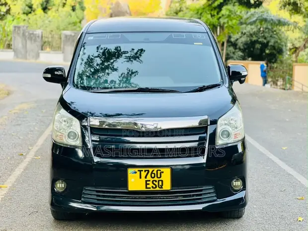 Toyota Noah 2008 Black - 1