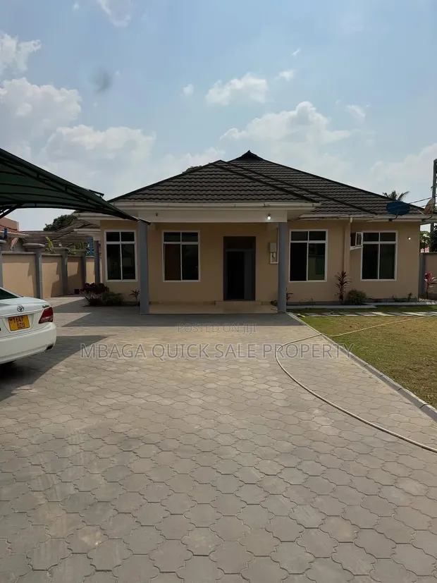 3 Bedroom Villa for Rent in Kunduchi - 1