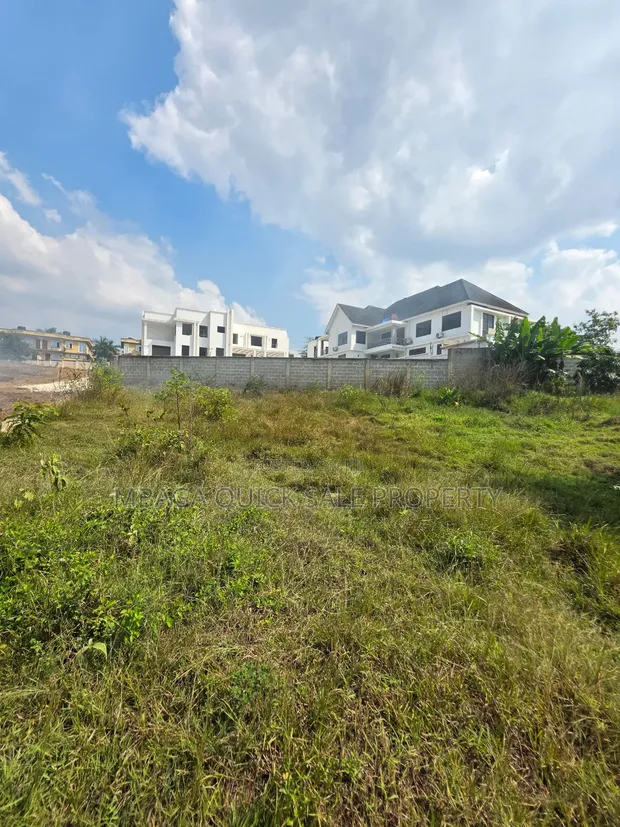 Plot Area 950 SQM for Sale in Madale Kontena - 1