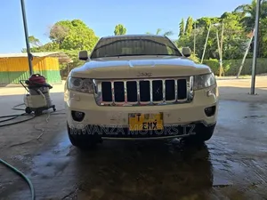 Jeep Grand Cherokee 2013 White