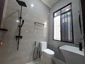 2 Bedroom House for Rent in Oyster Bay