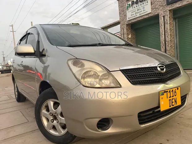 Toyota Corolla Spacio 2002 Gold - 1