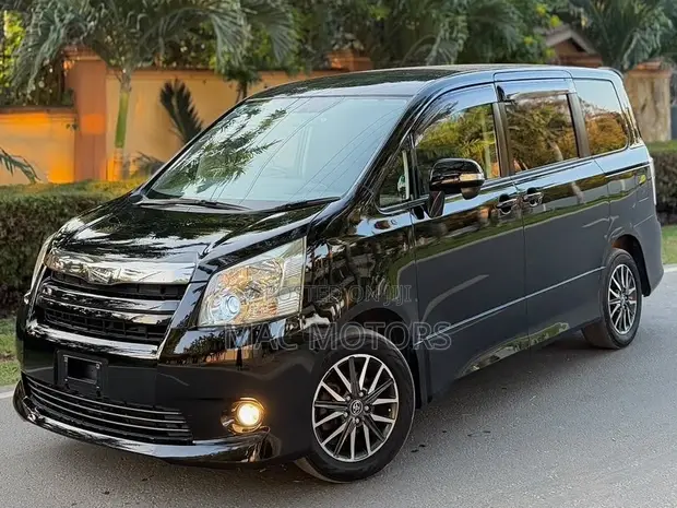 Toyota Noah 2.0 143hp FWD (8 Seater) 2009 Black - 1