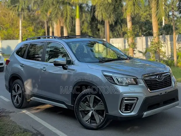 Subaru Forester 2019 Silver - 1