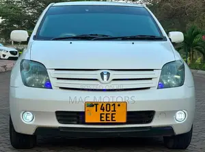 Toyota IST 2005 - White