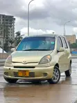 Toyota Fun Cargo 2004 Gold - 1