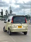 Toyota Fun Cargo 2004 Gold - 3