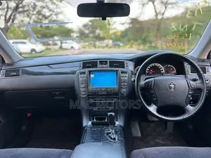 Toyota Crown Athlete 2006 Silver