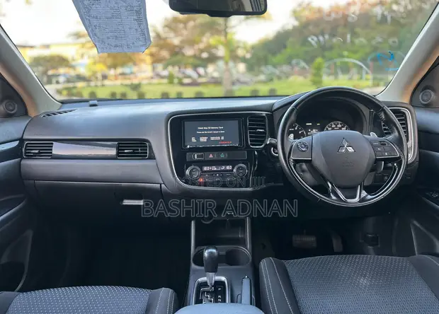 Mitsubishi Outlander 2015 Silver - 1