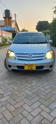 Toyota IST 2004 Silver - 2