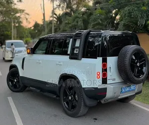 Land Rover Defender 110 2021
