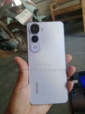 Vivo Y400 256GB Purple
