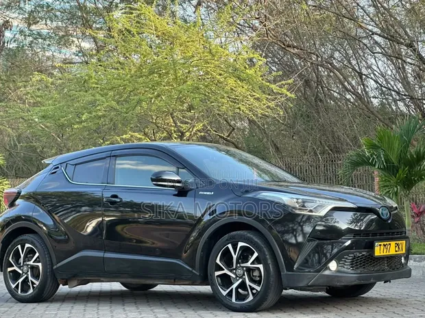 Toyota C-HR 2017 Nyeusi - 1