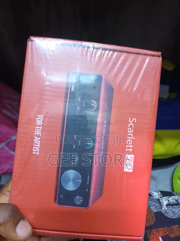 Focusrite Scarlett 2i2 3rd Gen USB Audio Interface - 1