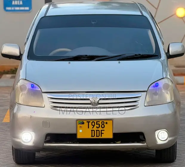 Toyota Raum 1.5 AWD 2005 Beige - 1