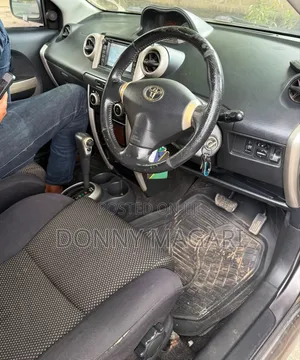 Toyota IST 2004 Kijivu
