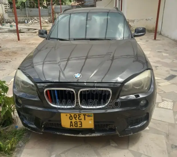 BMW X1 xDrive30i 2012 Nyeusi - 1