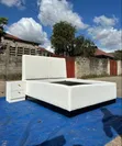 Kitanda cha Kisasa cha 5/6ft chenye Design ya Kipekee - 2