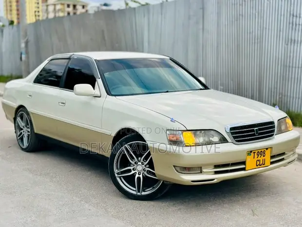 Toyota Cresta 2001 Nyeupe - 1