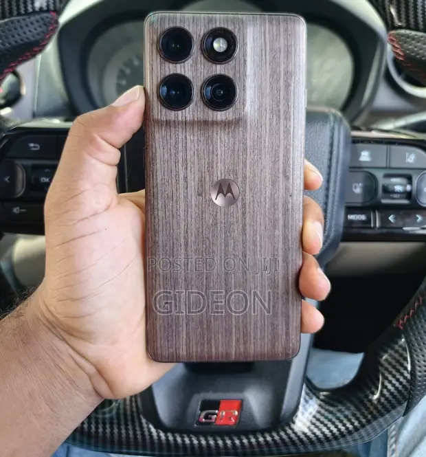 Motorola Edge 60 Pro 256GB Rose Gold - 1