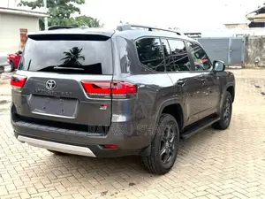 2024 Toyota Land Cruiser LC300 GR 3.3L Diesel
