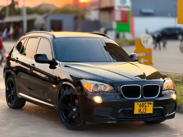 BMW X1 2013 Black - 1