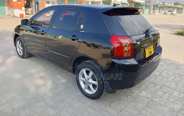 Toyota Corolla RunX 2004 Nyeusi - 1