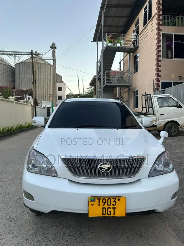 Toyota Harrier 2007 White - 1