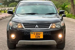 Mitsubishi Outlander 2008 Nyeusi