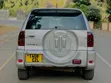 Toyota RAV4 2004 Nyeupe - 2