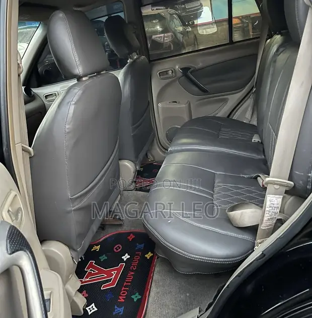 Toyota RAV4 2.0 2005 Black - 1