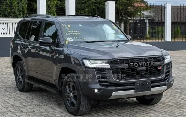 New Toyota Land Cruiser GR Sport 2023 - 1