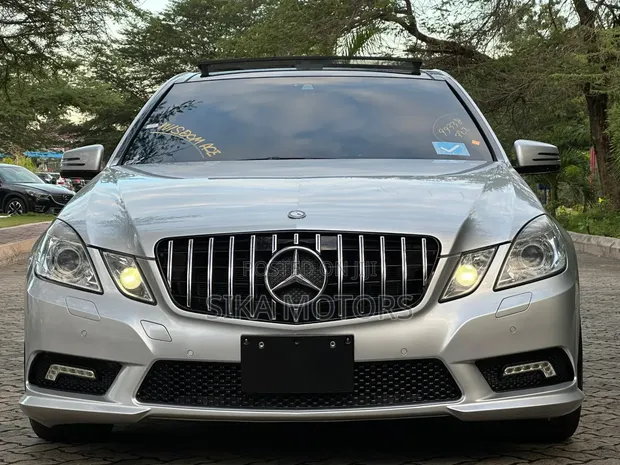 Mercedes-Benz E250 AMG Sport 2011 Silver - 1