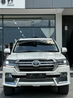 2017 Toyota Land Cruiser V8 Twin Turbo