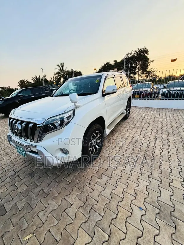 Toyota Land Cruiser Prado 2017 Pearl - 1