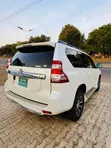 Toyota Land Cruiser Prado 2017 Pearl - 3