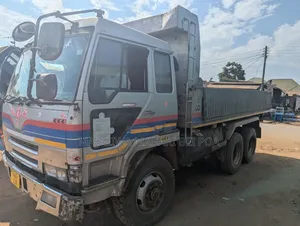 Mitsubishi Fuso Tipper Truck 2015 White