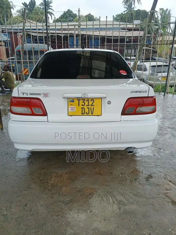 Toyota Carina 2000 Silver - 1