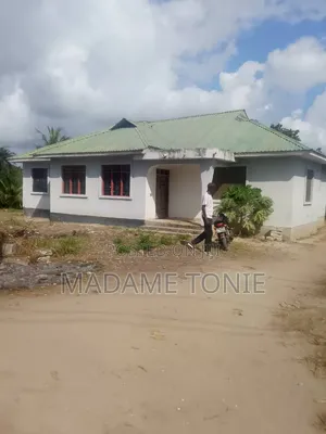 4-Bedroom House with Large Plot in Kigamboni for Sale